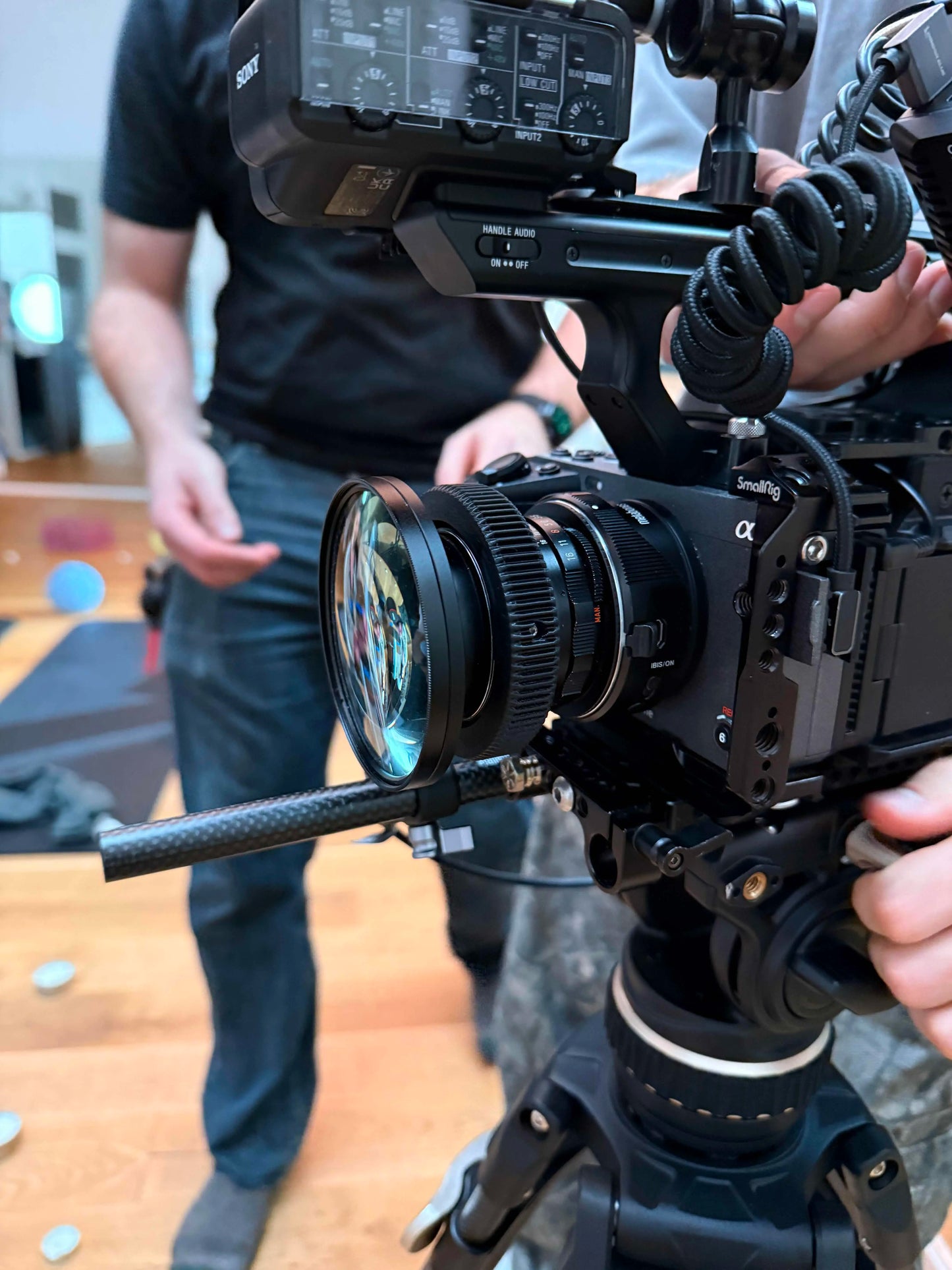 follow focus ring auf einer super takumar linse im Einsatz bei einem Dreh